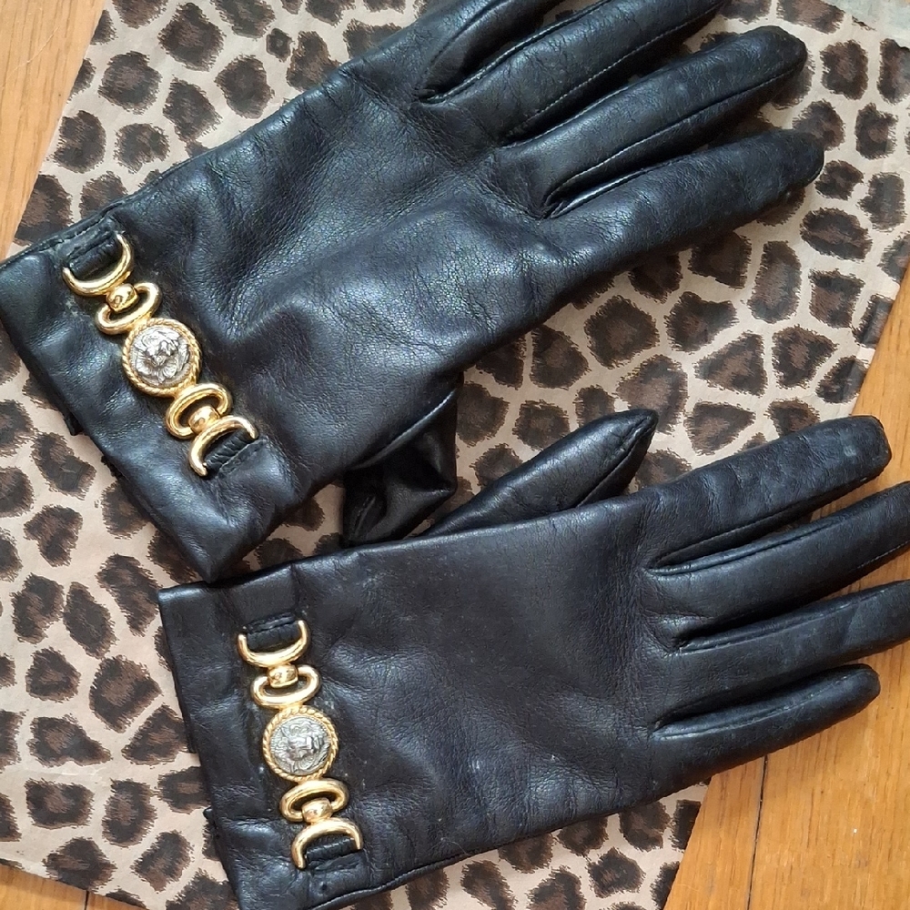 FROM ITALY Elegant Black Leather Gloves with Gold Accents